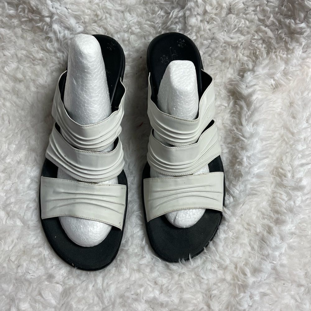 Clarks leather white straps wedge slip on sandals rubber soles size 11 - Picture 2 of 9